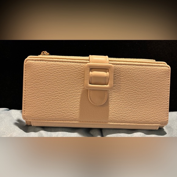NWT Elegant Cream Extra Large Capacity Vegan Leather Clutch Wallet - Picture 6 of 13